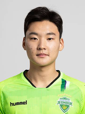 https://img.huasen.cc/img/football/player/c1afffab38064f1dc40df4f2b173d19a.jpg